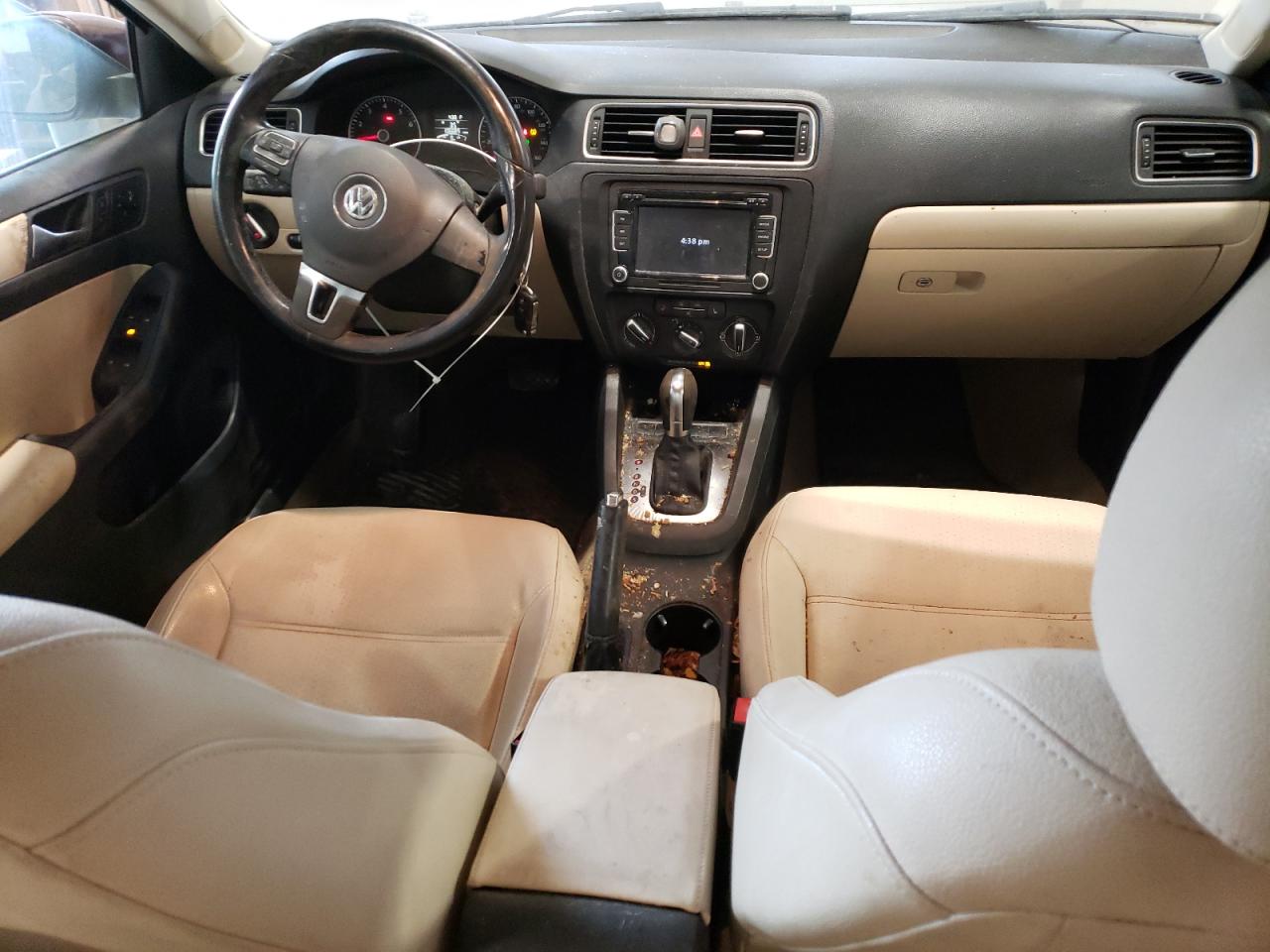 2012 Volkswagen Jetta - Image 8