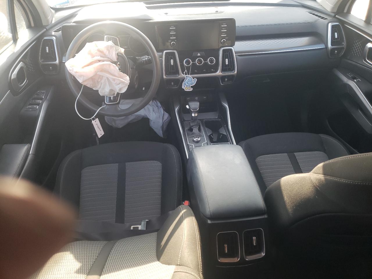 2021 Kia Sorento - Image 8