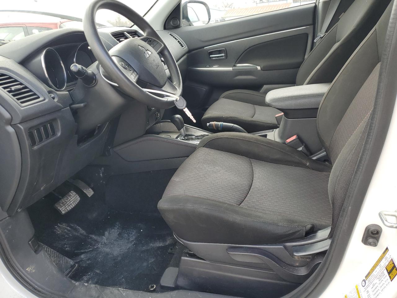 2018 Mitsubishi Outlander - Image 7