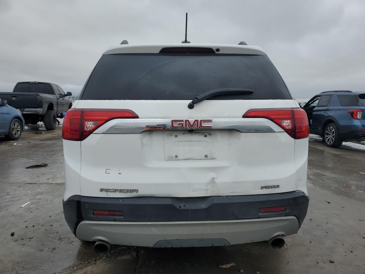 2019 GMC Acadia - Image 6