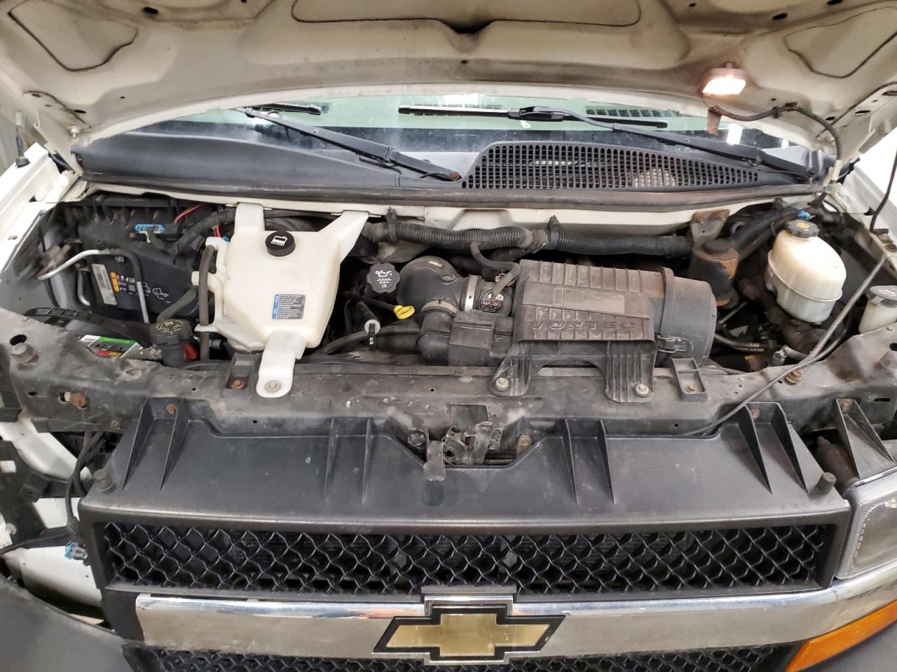 2011 Chevrolet Express - Image 12