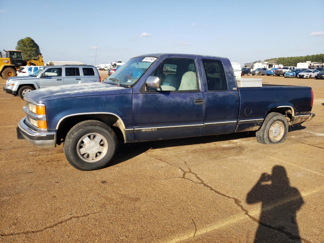 1994 Chevrolet Gmt-400 C1500 for Sale in Longview, TX - Side