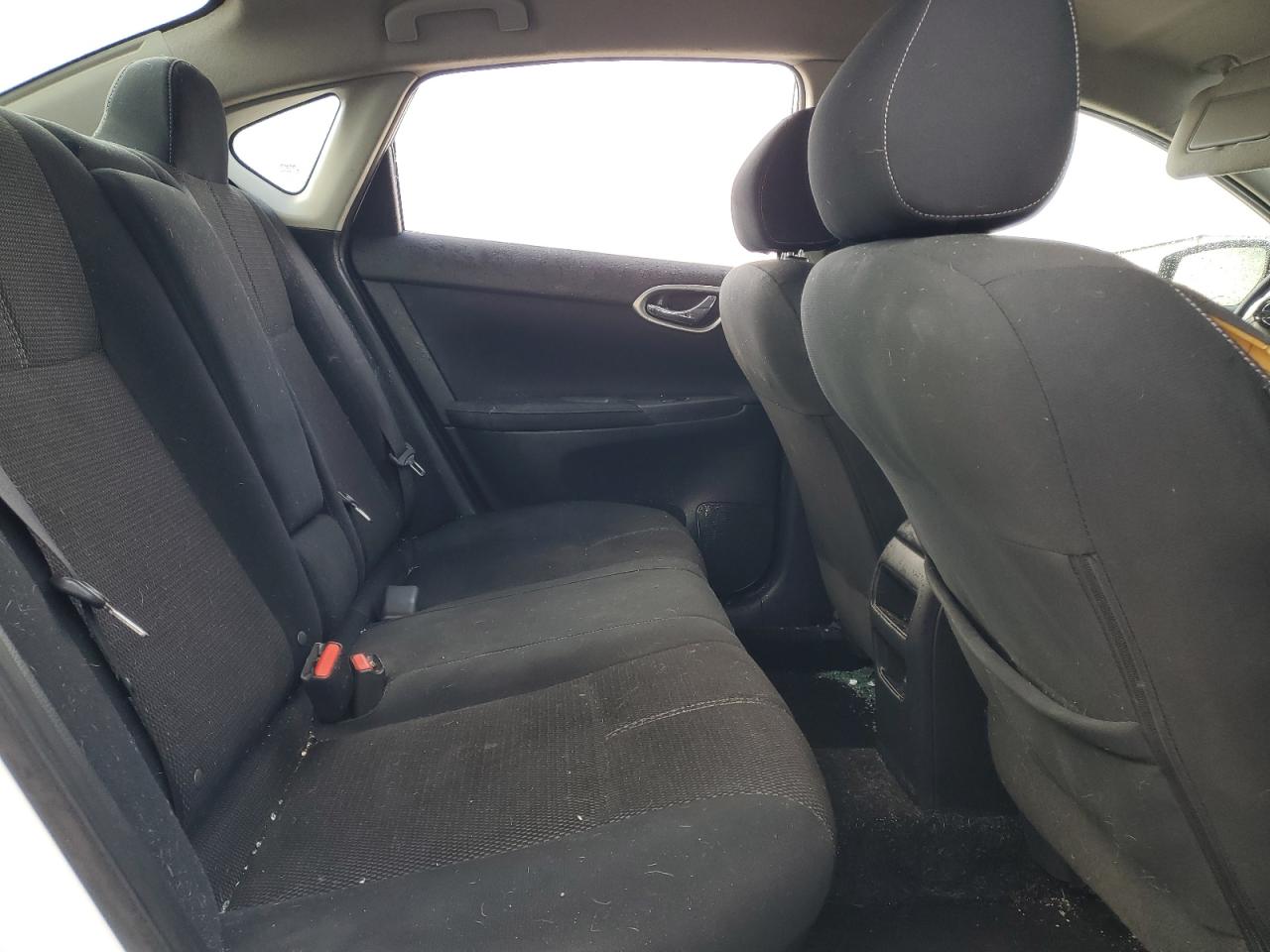 2015 Nissan Sentra - Image 11