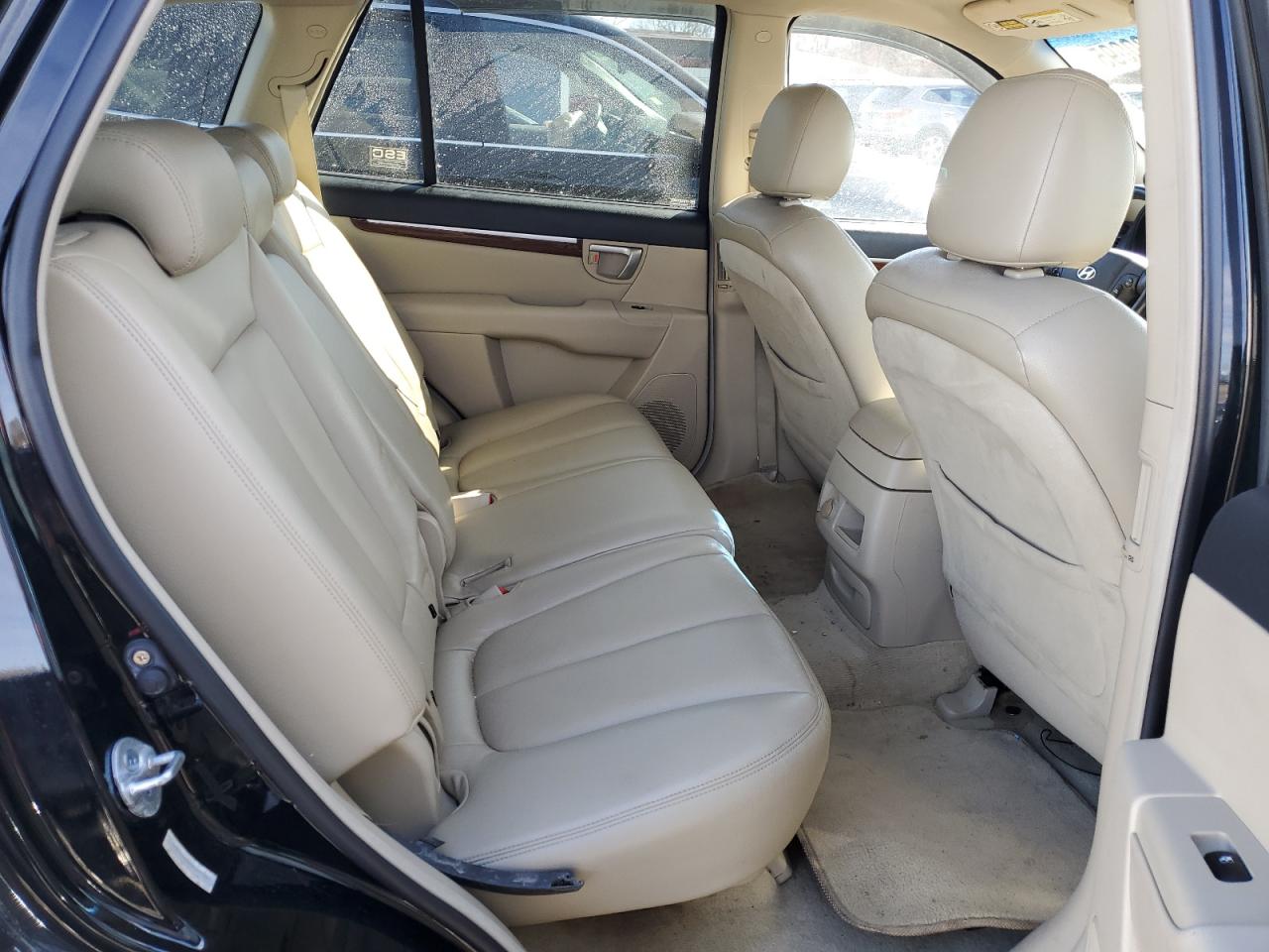2009 Hyundai Santa Fe - Image 11