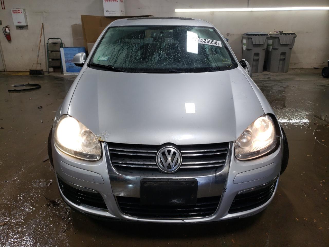 2009 Volkswagen Jetta - Image 5