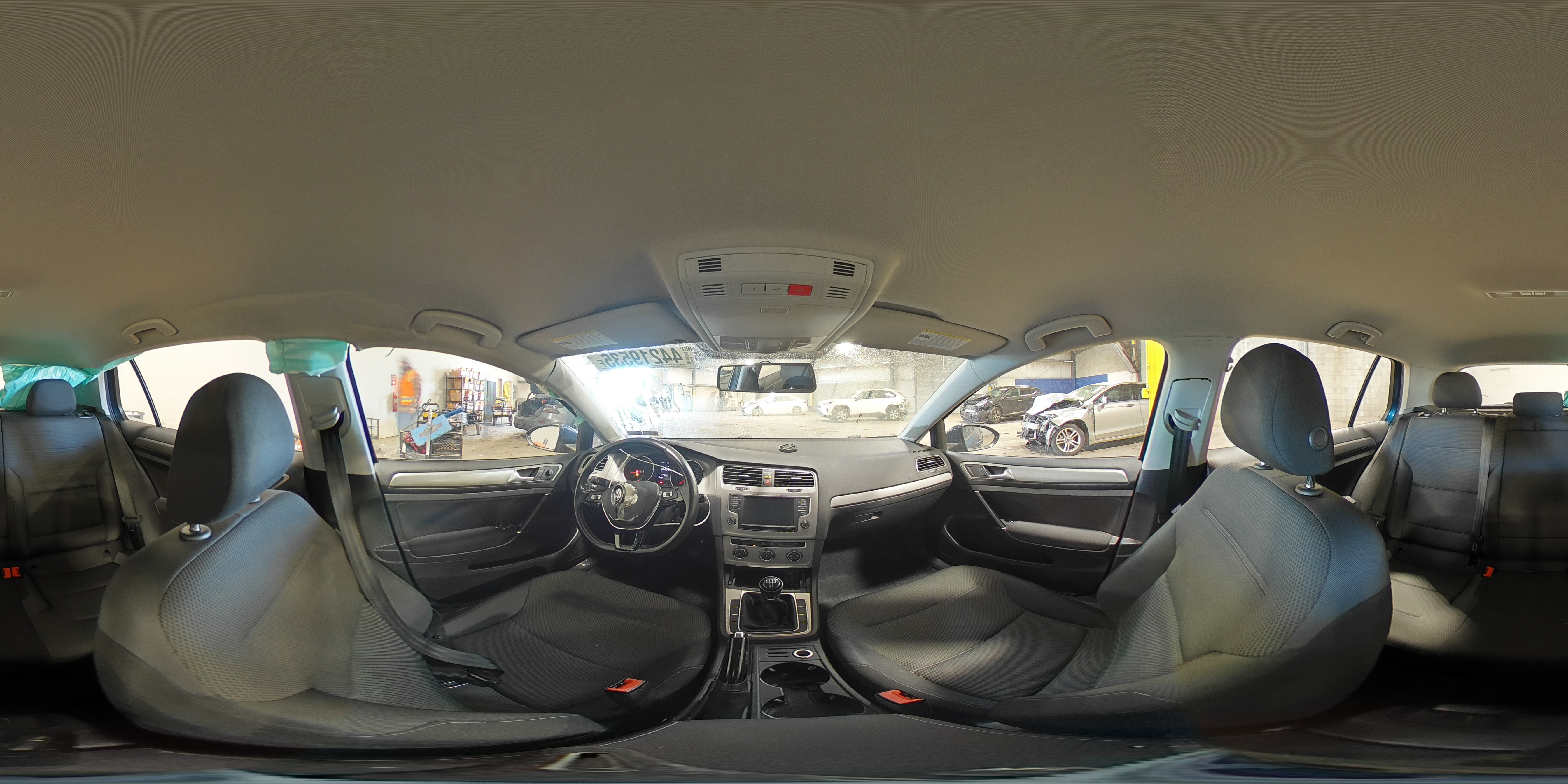 2017 Volkswagen Golf - Image 14