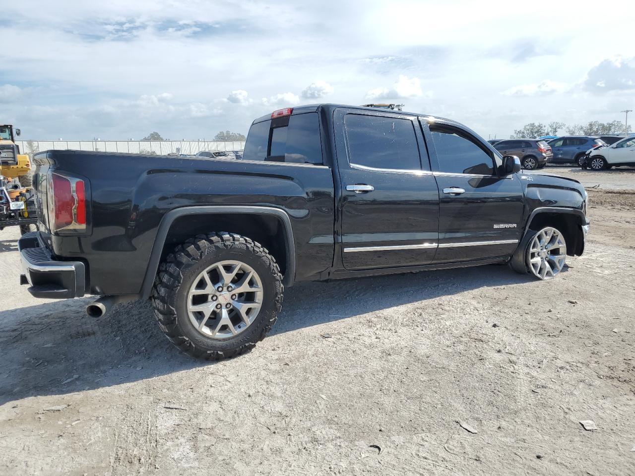 2018 GMC Sierra - Image 3