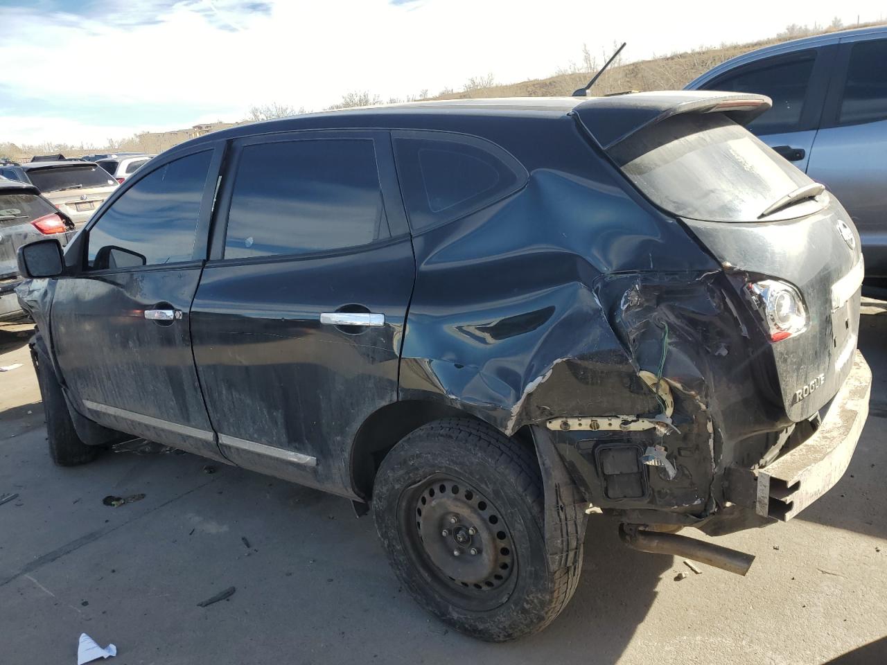 2011 Nissan Rogue - Image 2