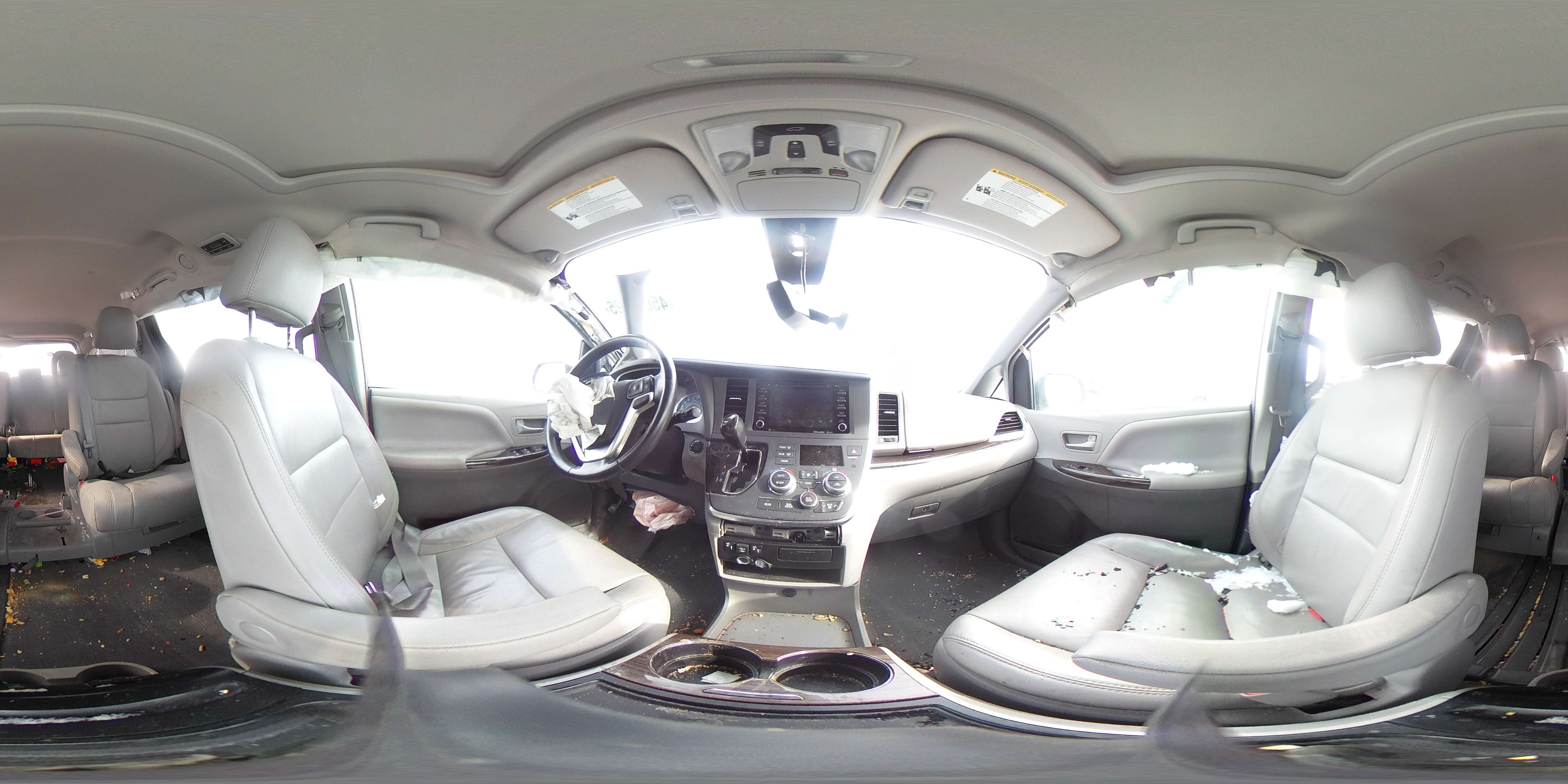 2018 Toyota Sienna - Image 14