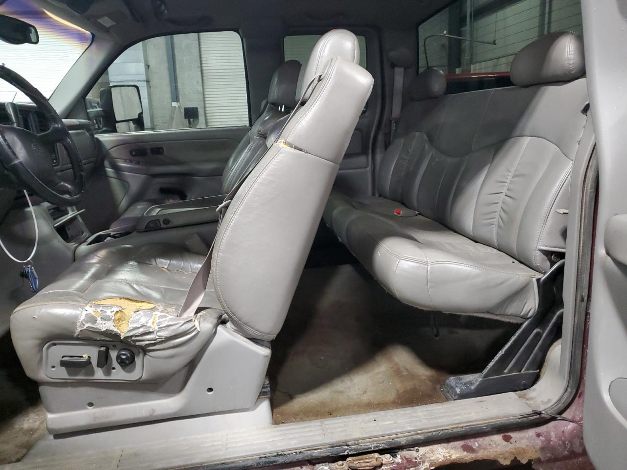 2000 Chevrolet Silverado - Image 10