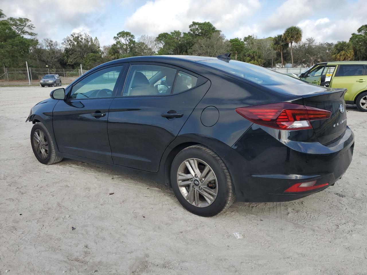 2020 Hyundai Elantra - Image 2