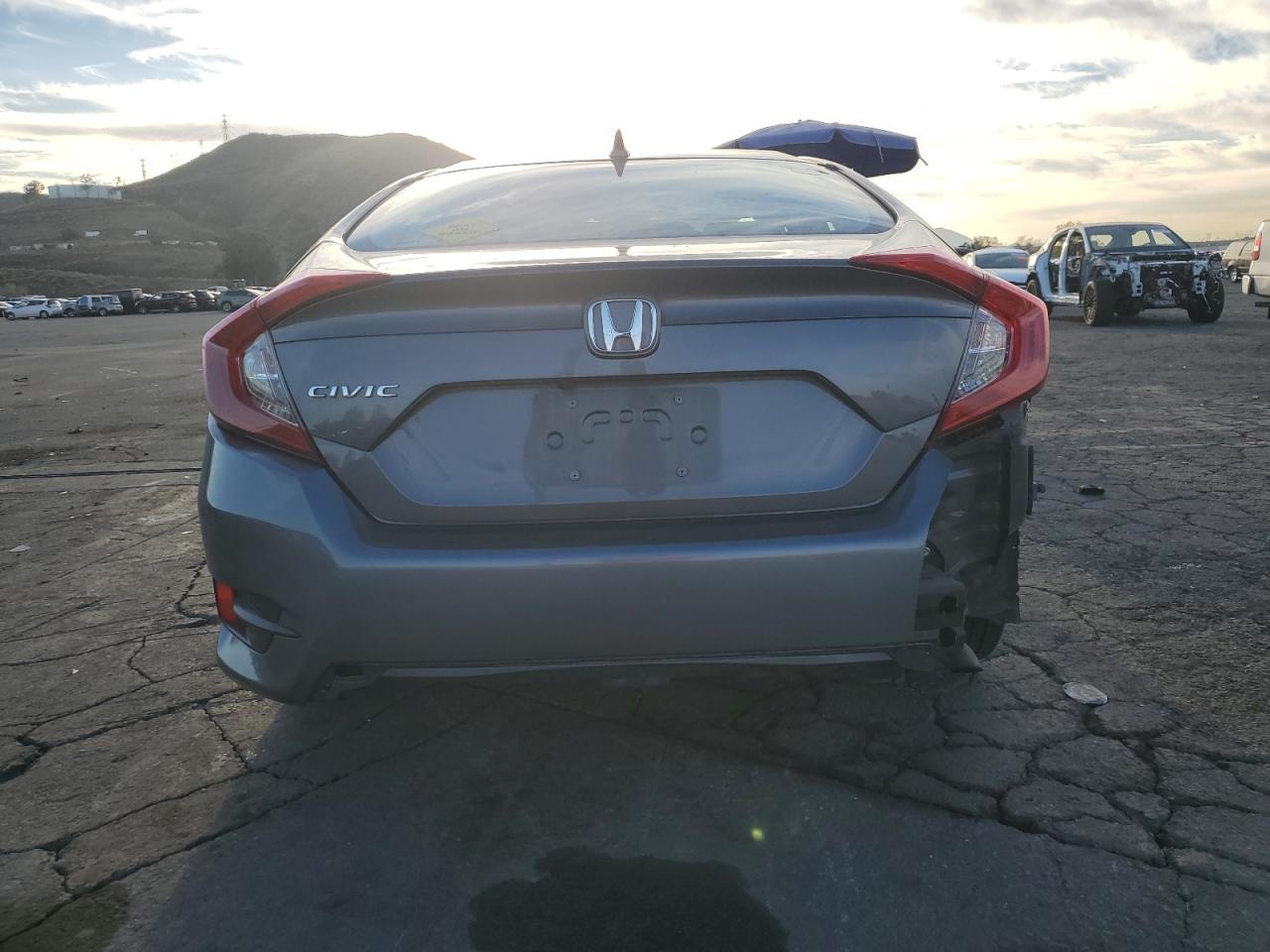 2018 Honda Civic - Image 6