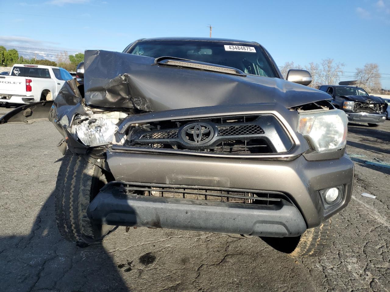 2015 Toyota Tacoma - Image 5