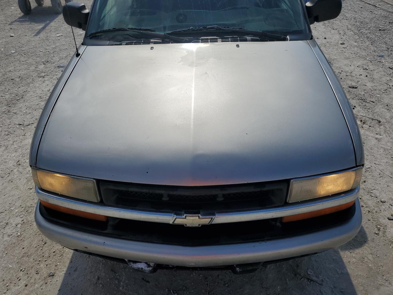 2003 Chevrolet S-10 Pickup - Image 11