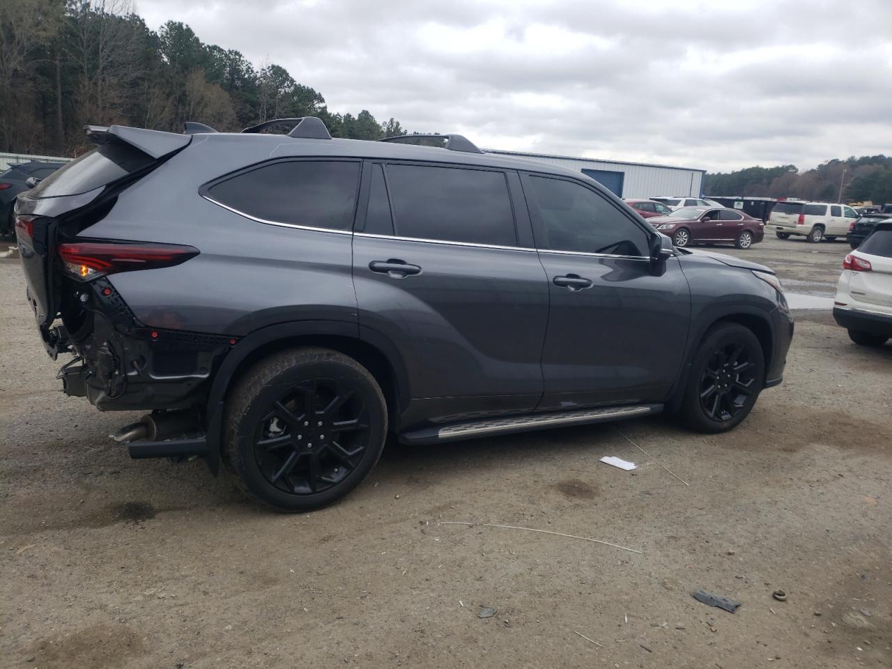 2024 Toyota Highlander - Image 3
