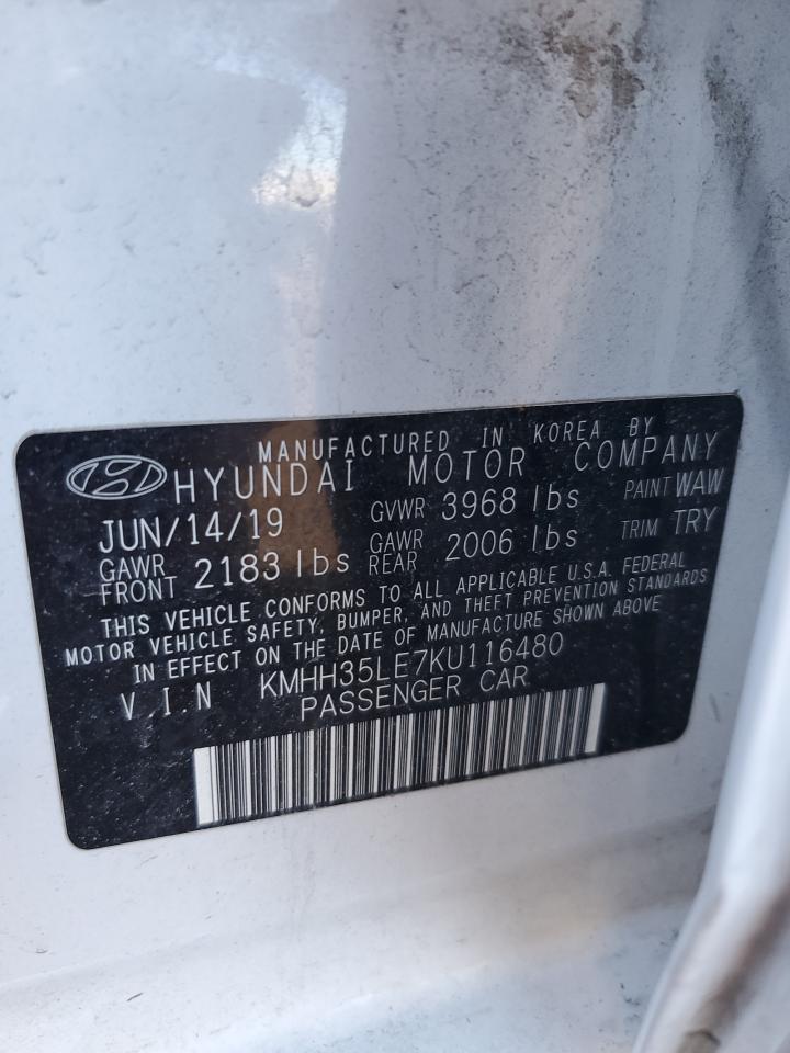 2019 Hyundai Elantra - Image 12