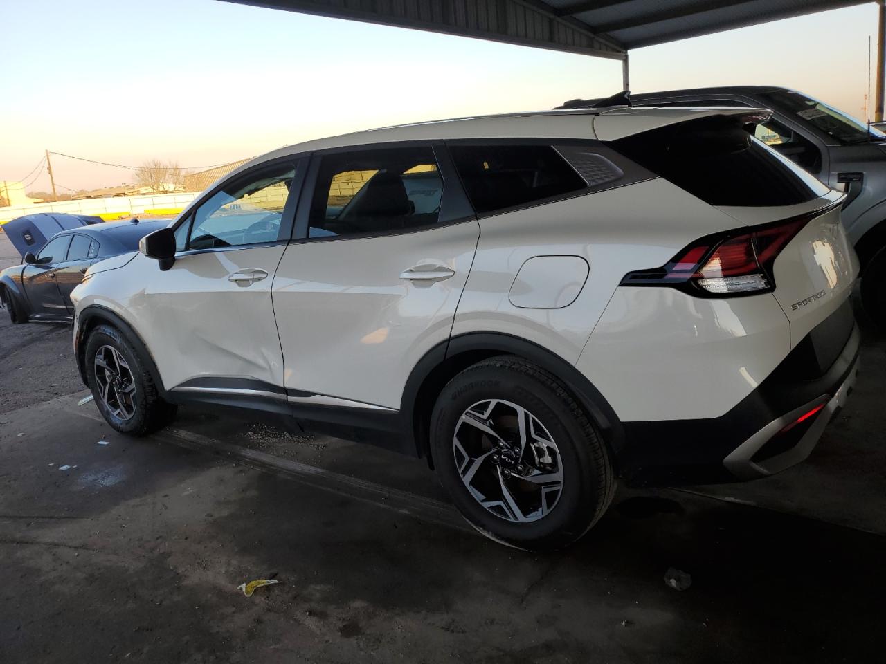 2024 Kia Sportage - Image 2