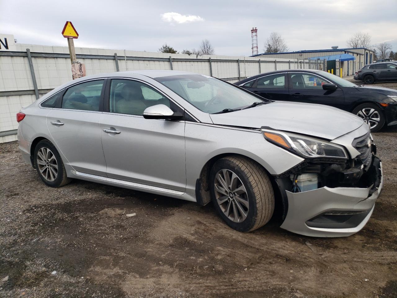 2015 Hyundai Sonata - Image 4