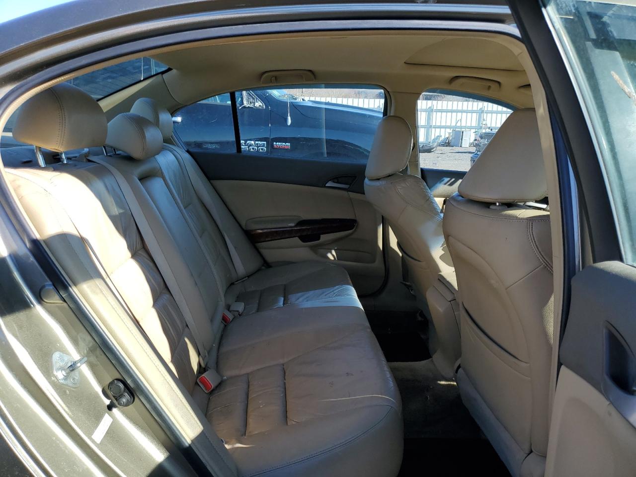 2009 Honda Accord - Image 10