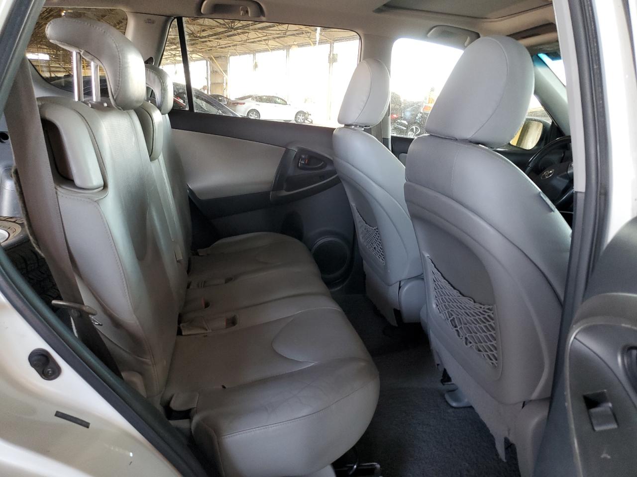 2010 Toyota RAV 4 - Image 11