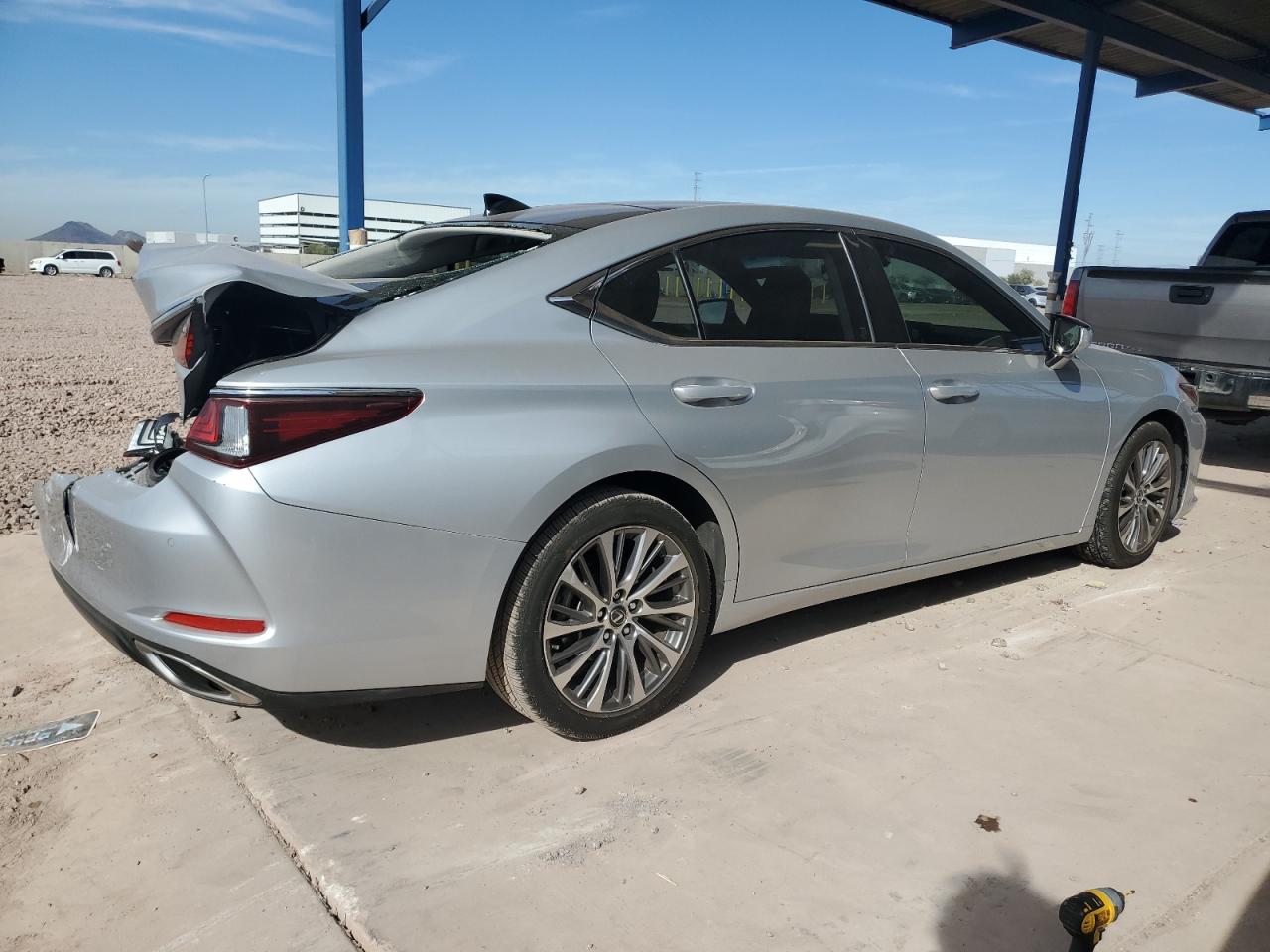 2019 Lexus ES - Image 3