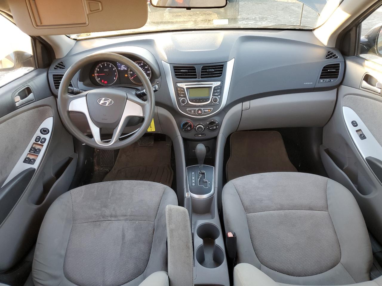2013 Hyundai Accent - Image 8