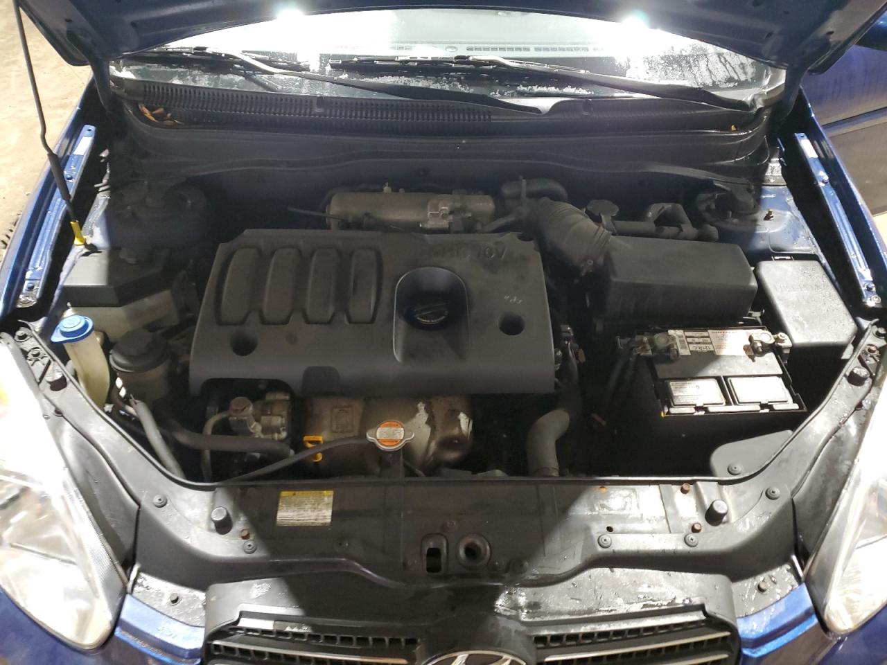 2010 Hyundai Accent - Image 11