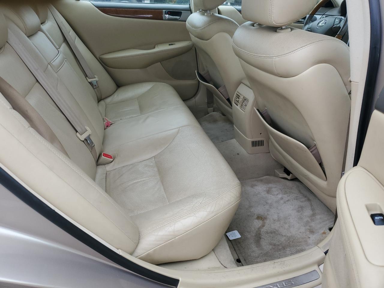 2005 Lexus ES - Image 10