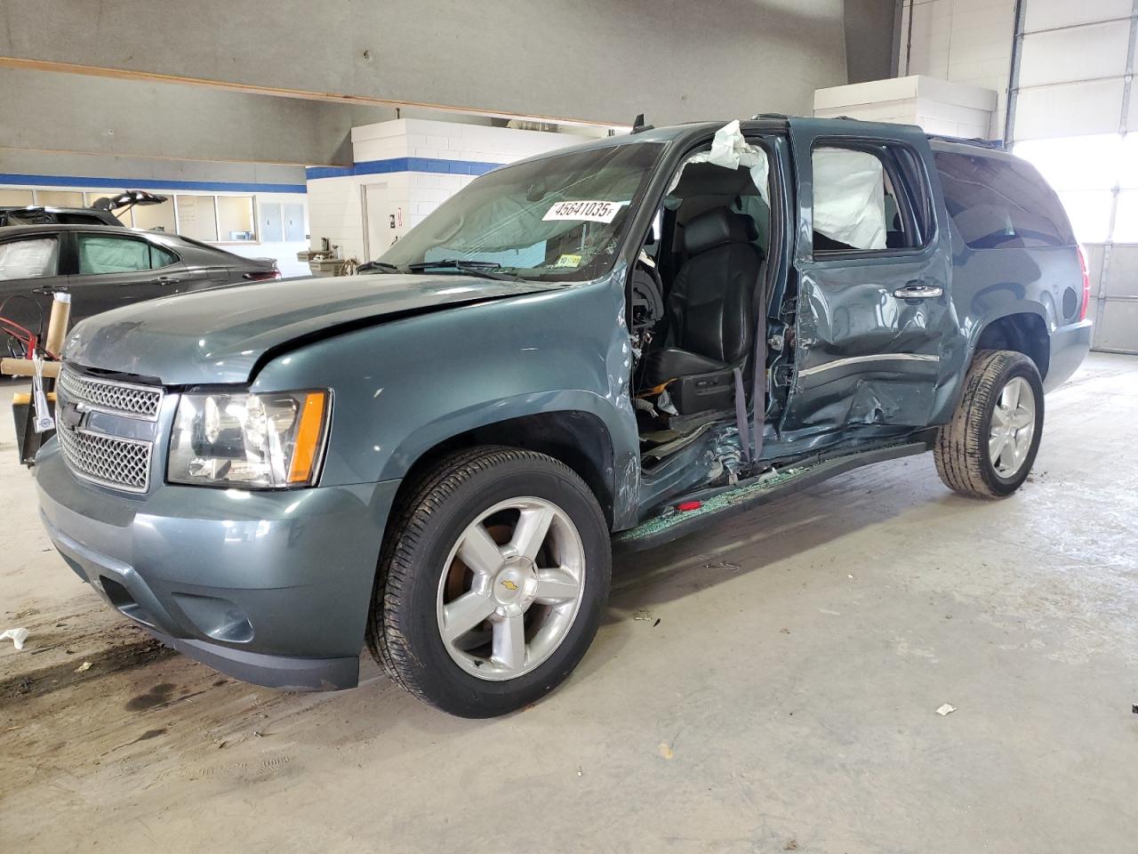 2009 Chevrolet Suburban - Image 1