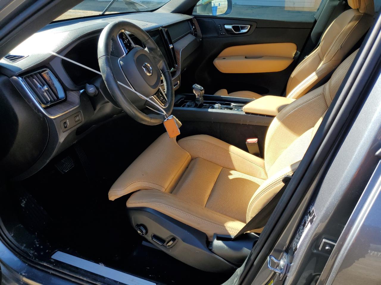 2021 Volvo XC60 - Image 7