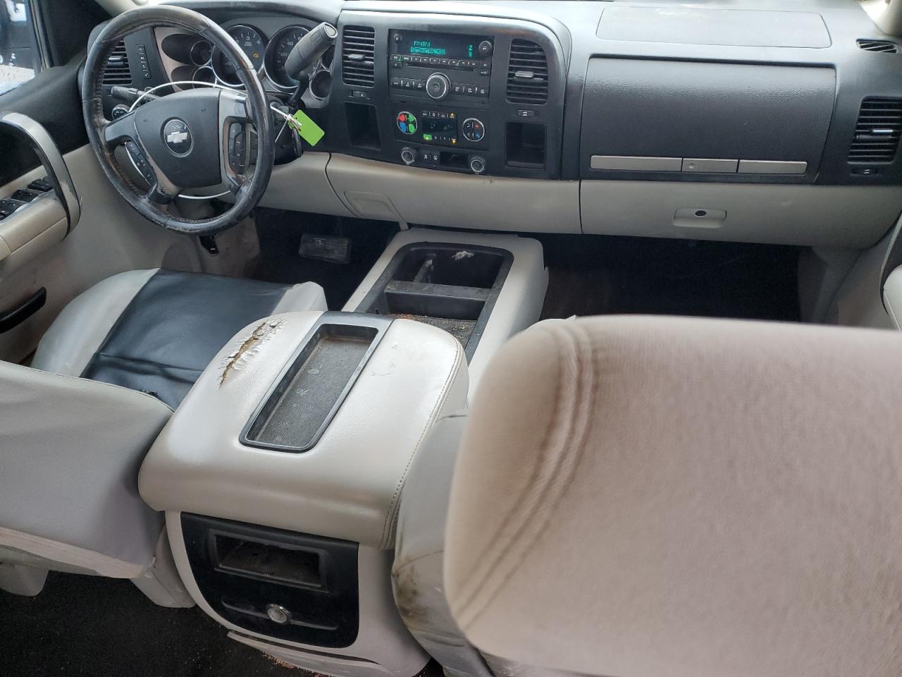 2007 Chevrolet Silverado - Image 8