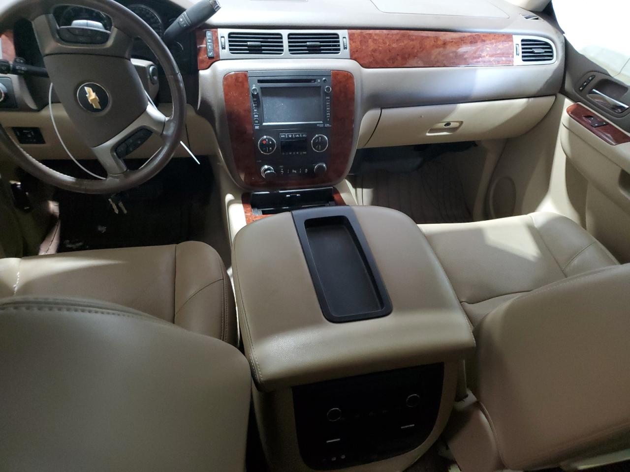 2013 Chevrolet Avalanche - Image 8