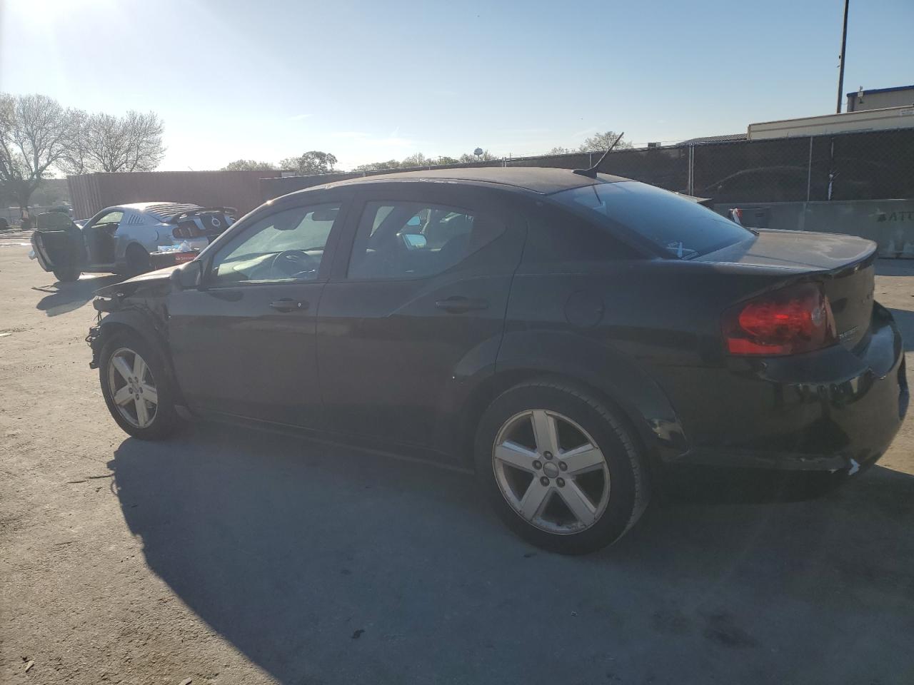 2012 Dodge Avenger - Image 2