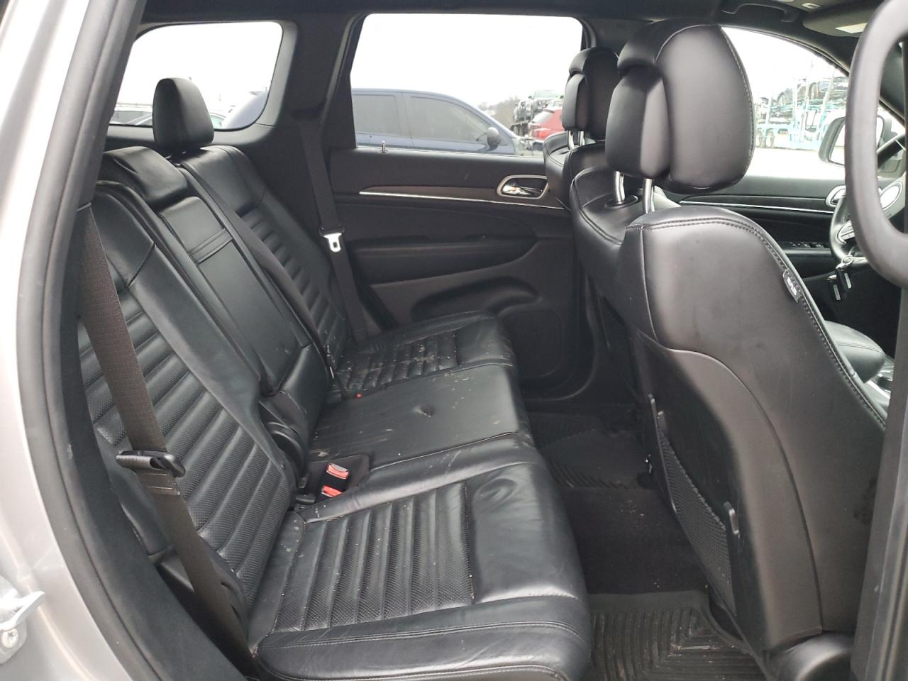 2018 Jeep Grand Cherokee - Image 11