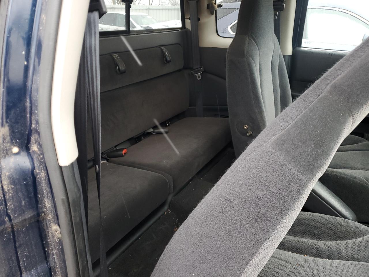 2004 Dodge Dakota - Image 10
