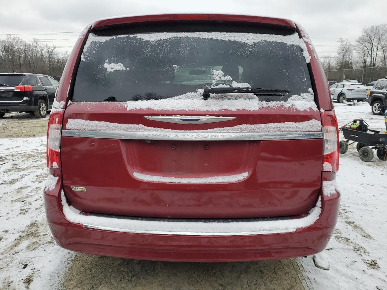 2014 Chrysler Town & Country - Image 6