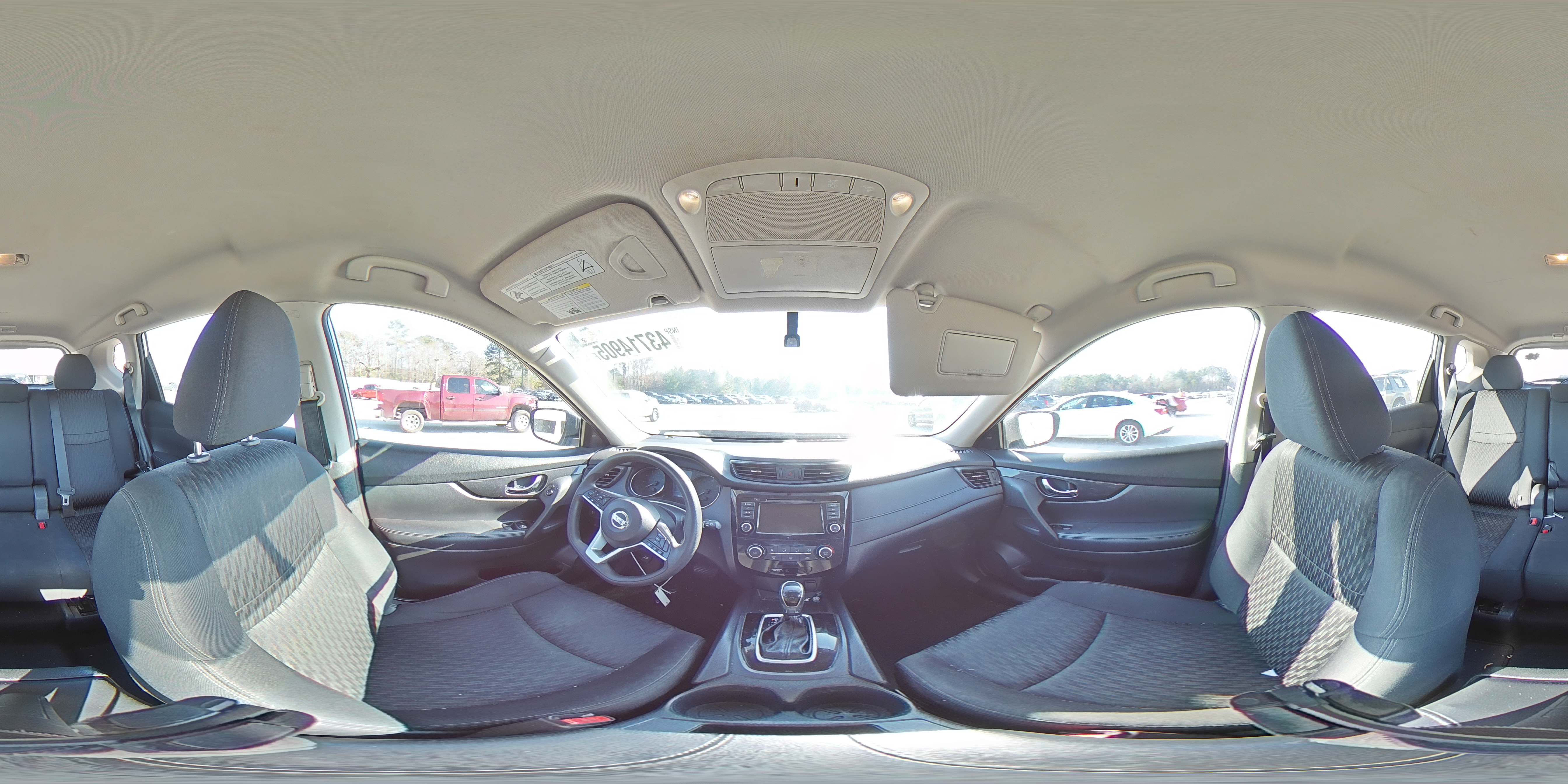 2018 Nissan Rogue - Image 12