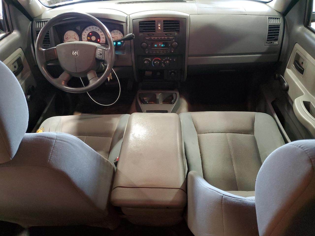 2005 Dodge Dakota - Image 8