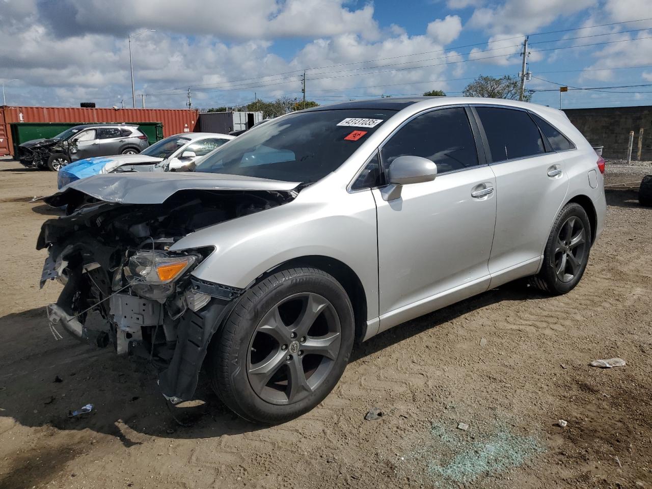 2011 Toyota Venza - Image 1