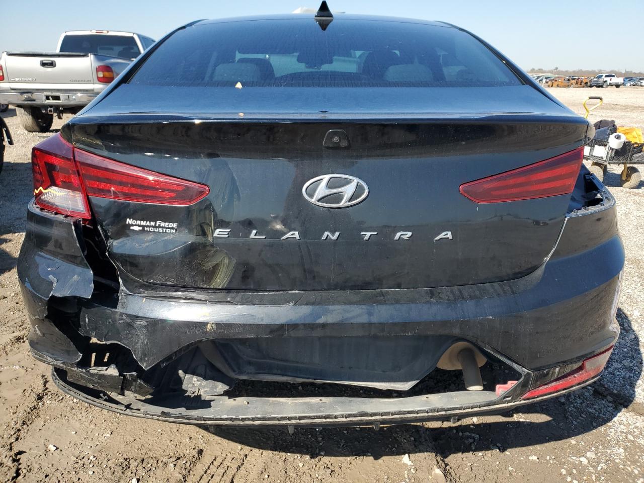 2020 Hyundai Elantra - Image 6