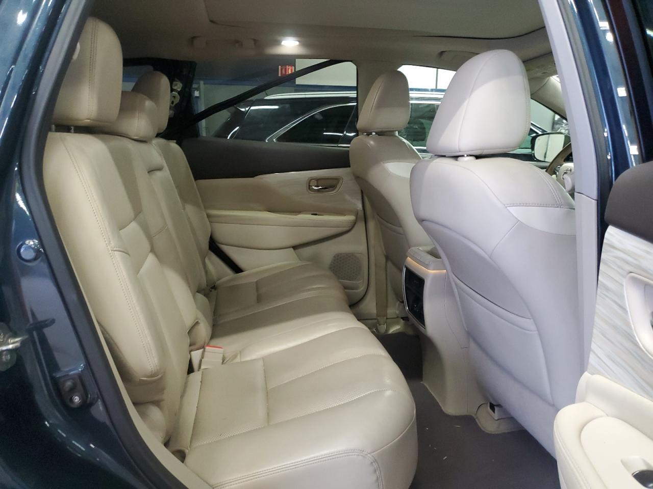 2015 Nissan Murano - Image 11