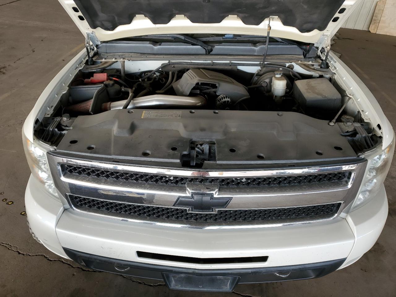 2011 Chevrolet Silverado - Image 11