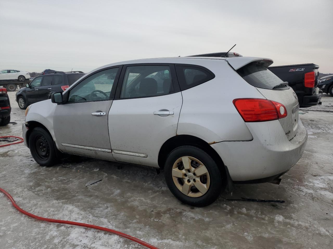 2011 Nissan Rogue - Image 2
