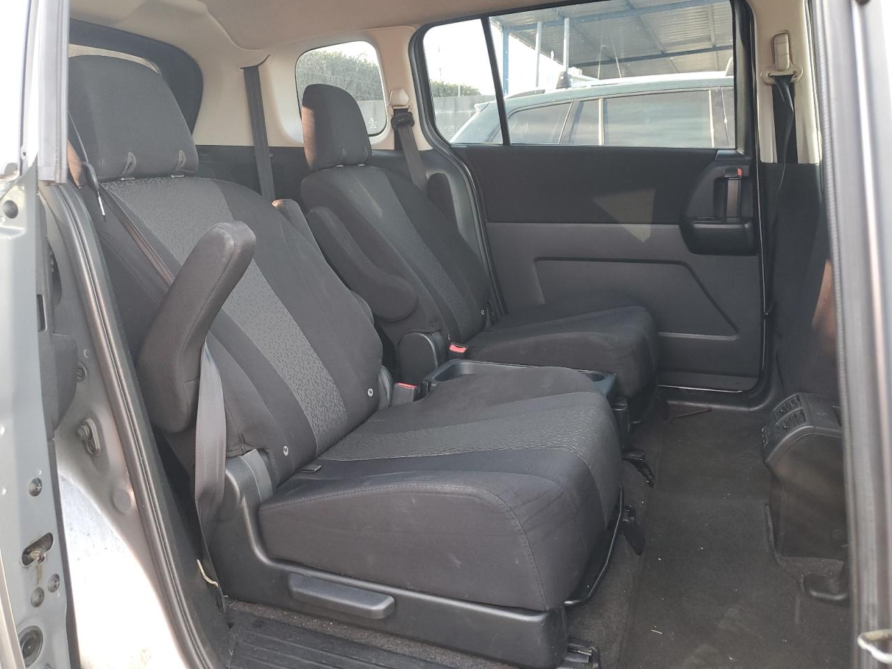 2012 Mazda 5 - Image 11
