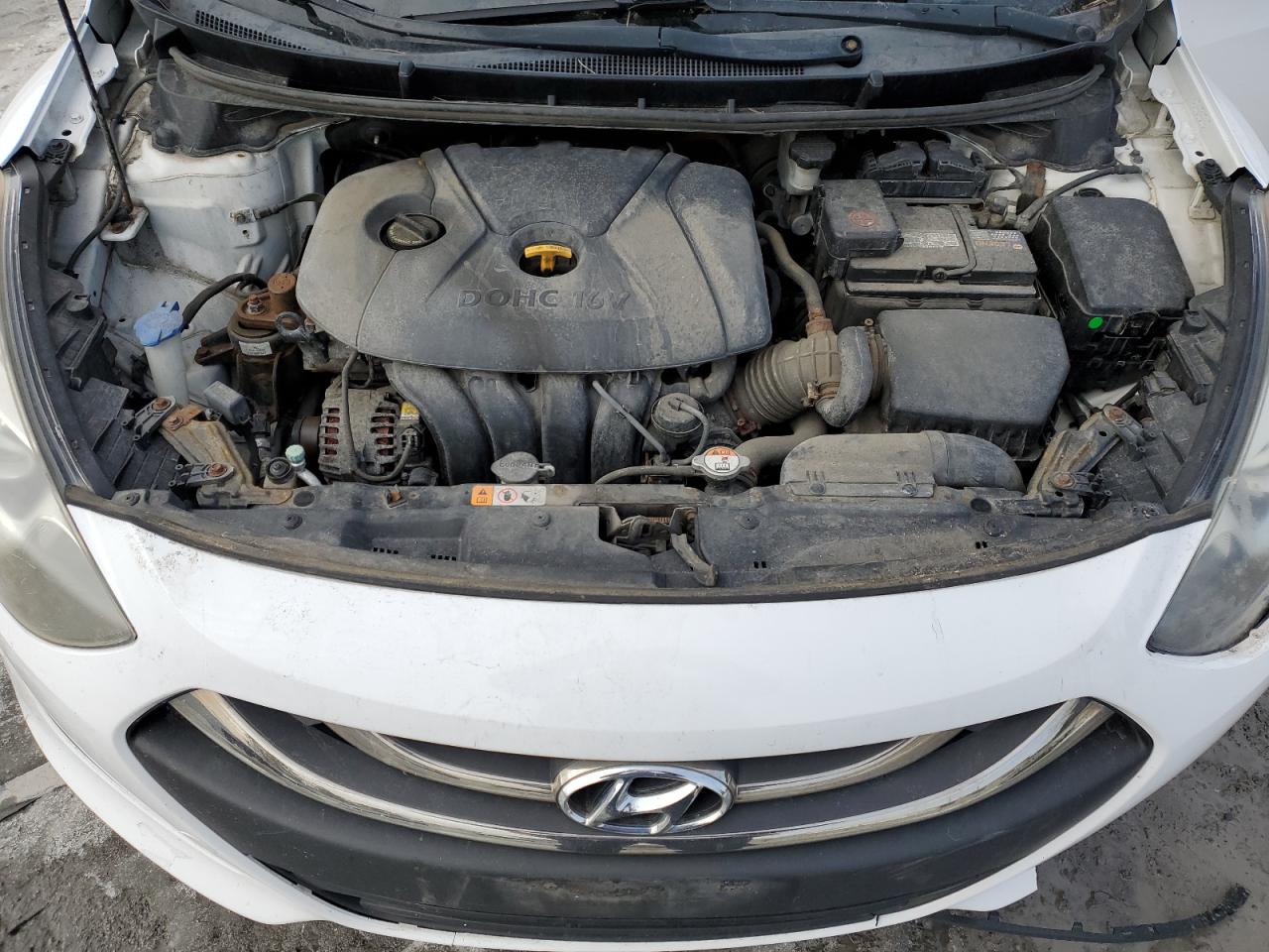 2013 Hyundai Elantra - Image 11