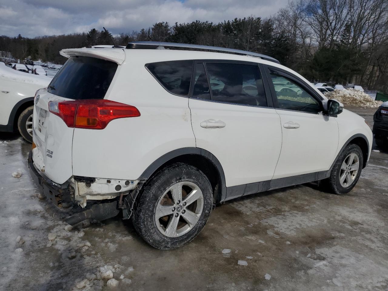 2015 Toyota RAV 4 - Image 3