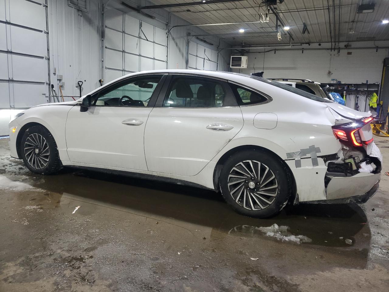 2022 Hyundai Sonata - Image 2