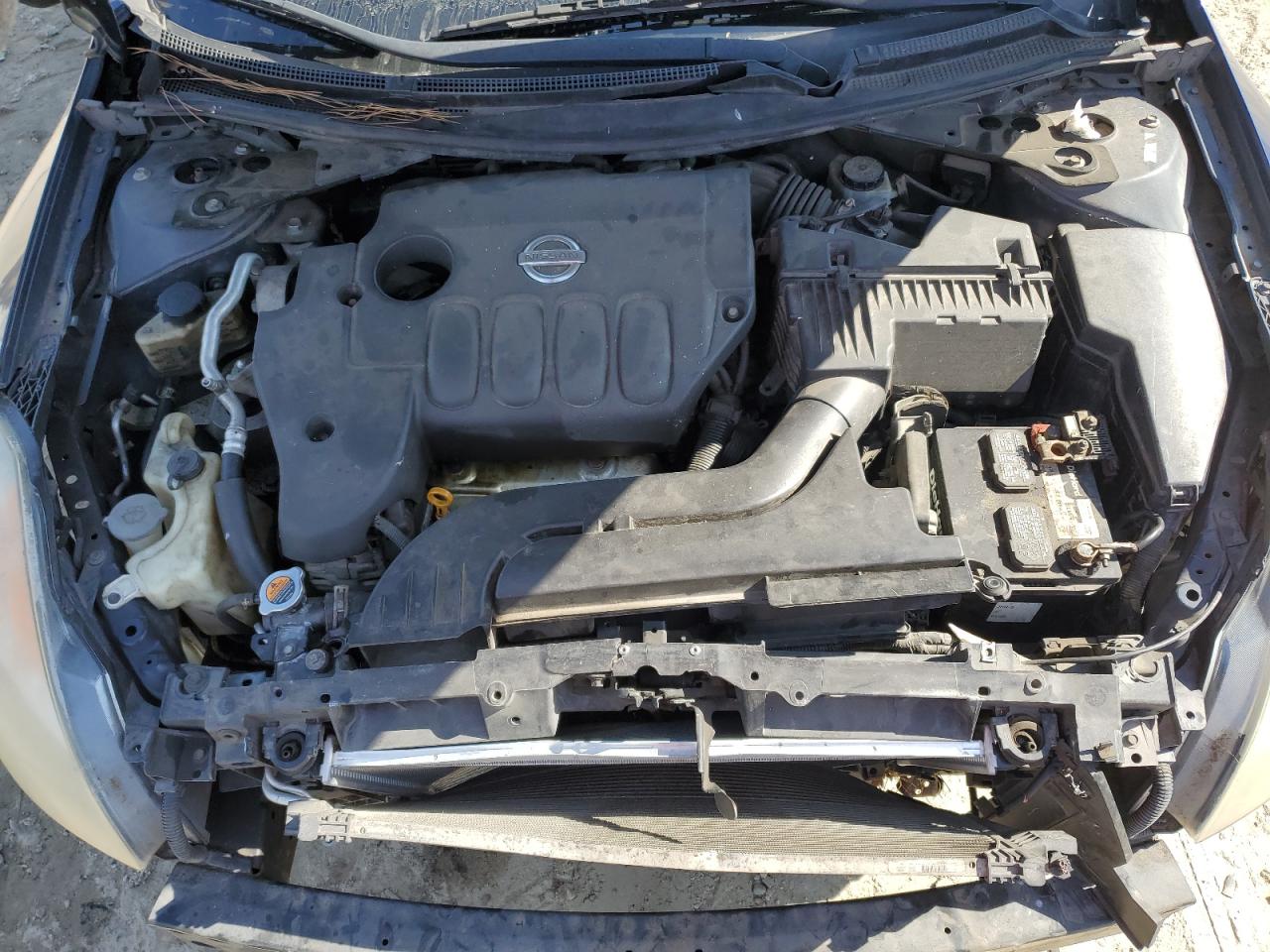 2009 Nissan Altima - Image 12