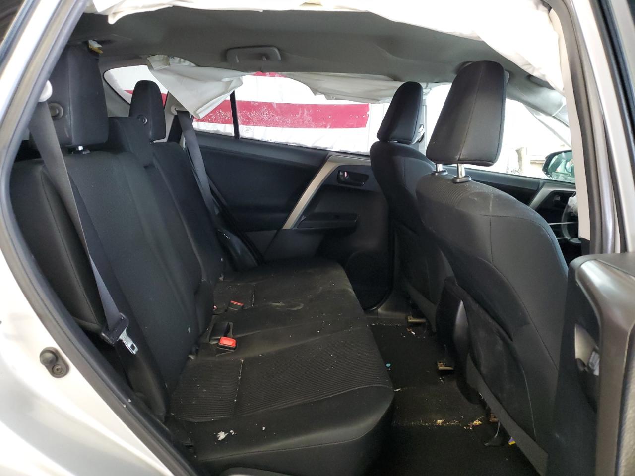 2015 Toyota RAV 4 - Image 12
