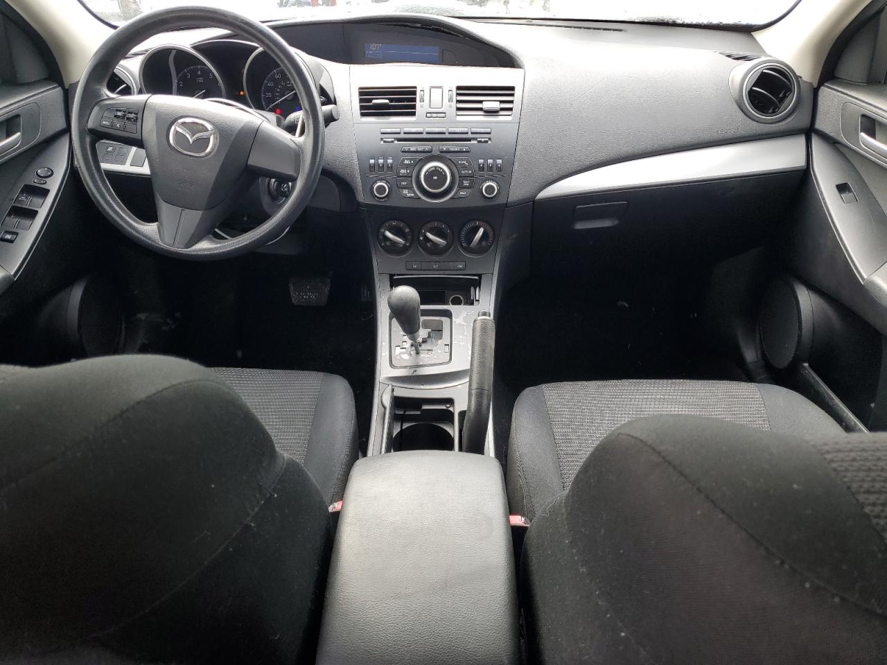 2013 Mazda 3 - Image 8
